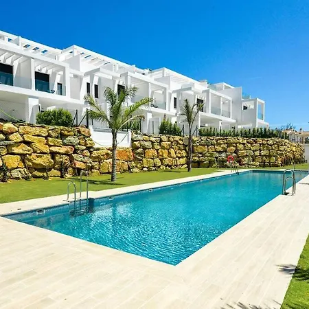 New Modern House With Private Pool Holiday home