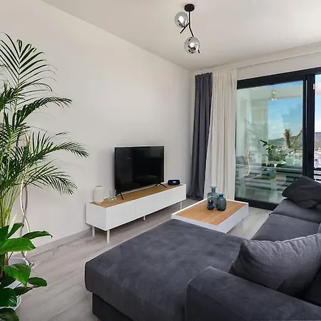 Holiday home New Modern House With Private Pool