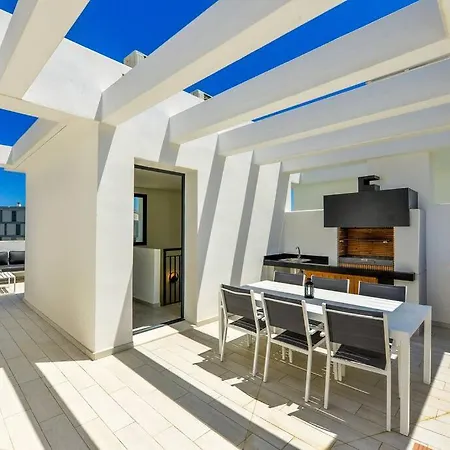 New Modern House With Private Pool *